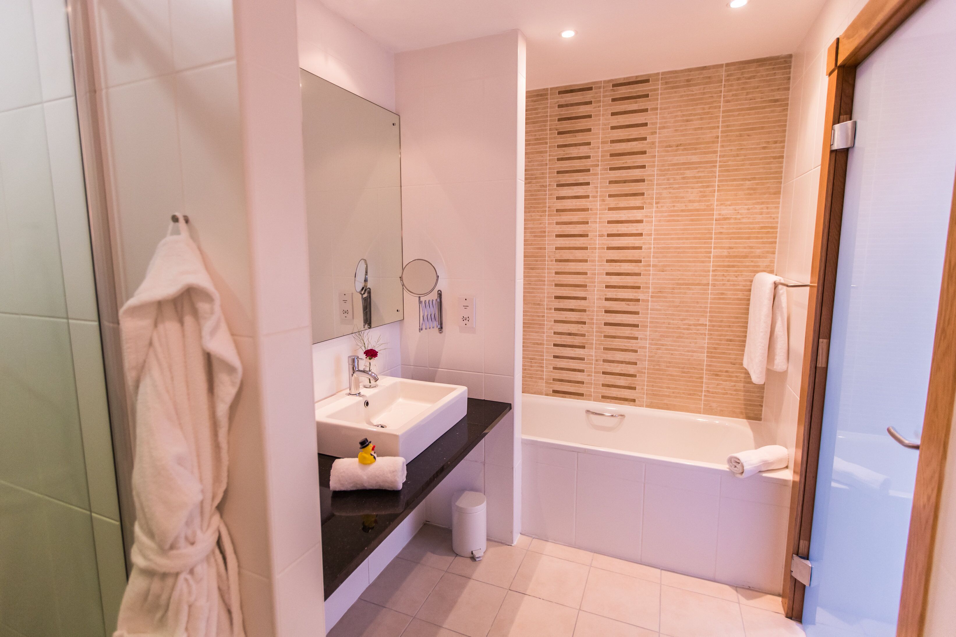 shower, free toiletries, hair dryer, towels