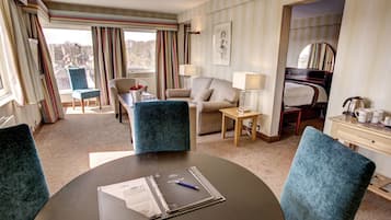 Junior Suite | In-room safe, desk, laptop workspace, blackout curtains