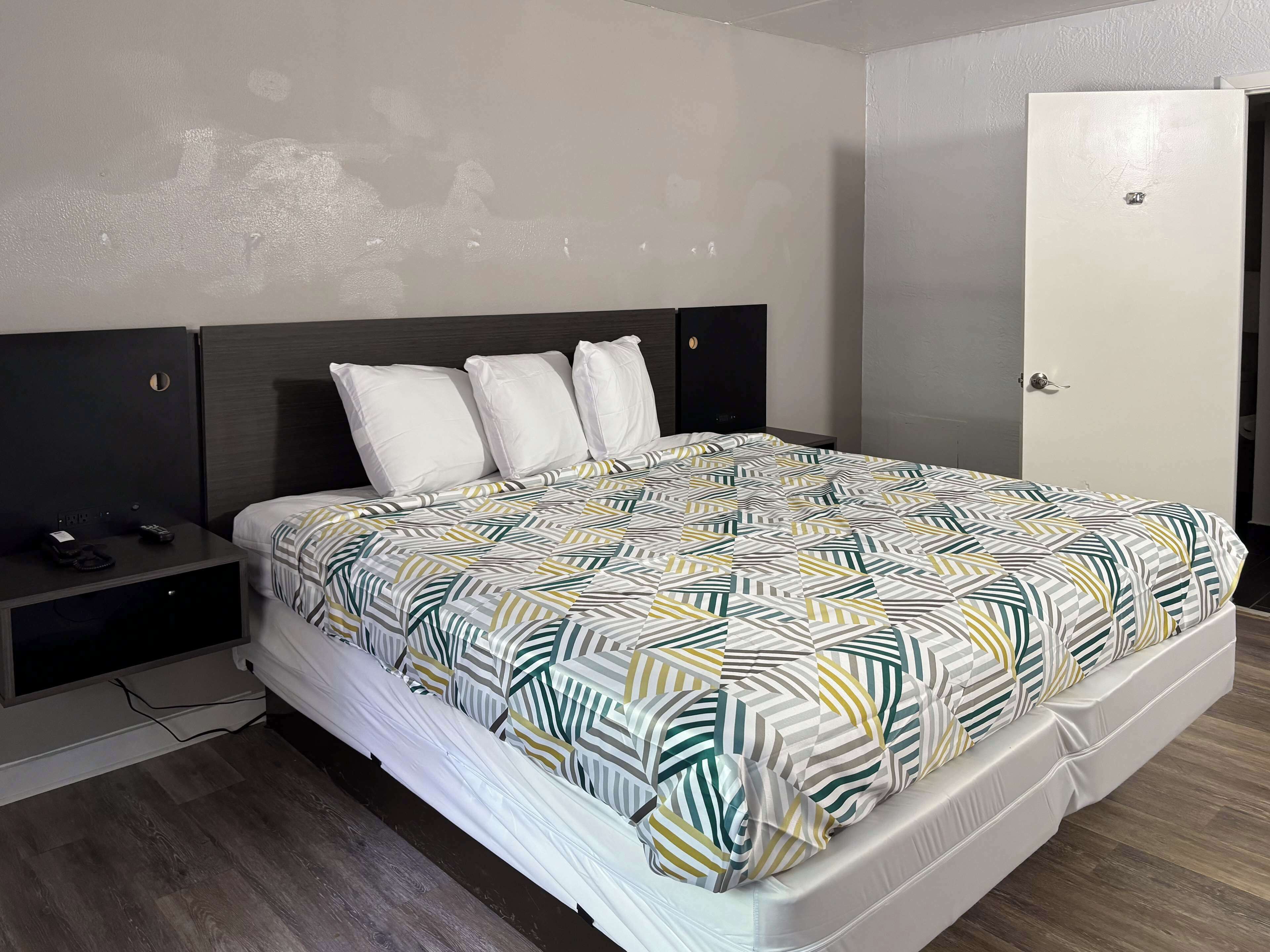 Iron/ironing board, free WiFi, bed sheets, alarm clocks