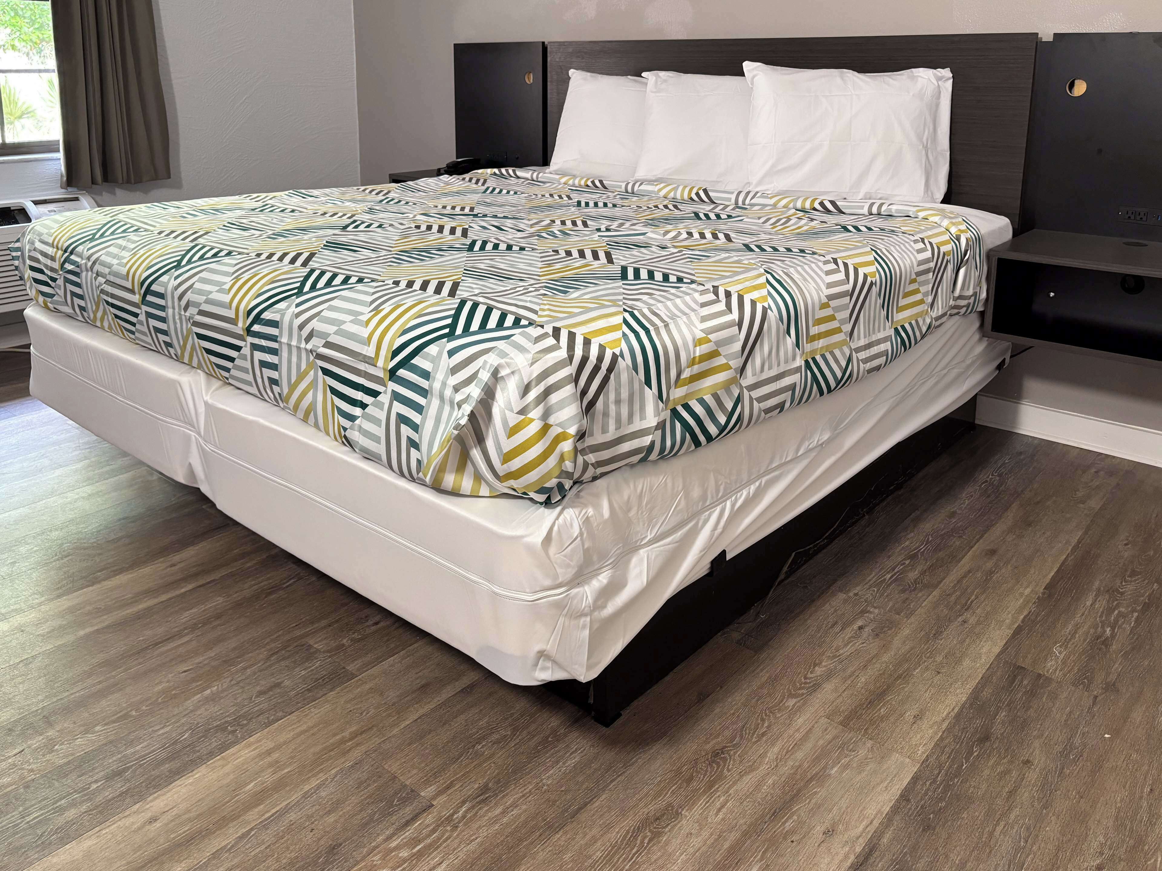 Iron/ironing board, free WiFi, bed sheets, alarm clocks