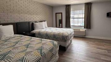 Fer et planche à repasser, Wi-Fi gratuit, draps fournis, réveils