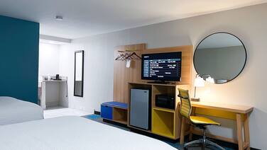 Days Inn & Suites by Wyndham Santa Rosa
