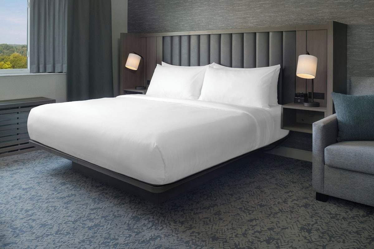 Room, 1 King Bed with Sofa bed, Smoking, Corner