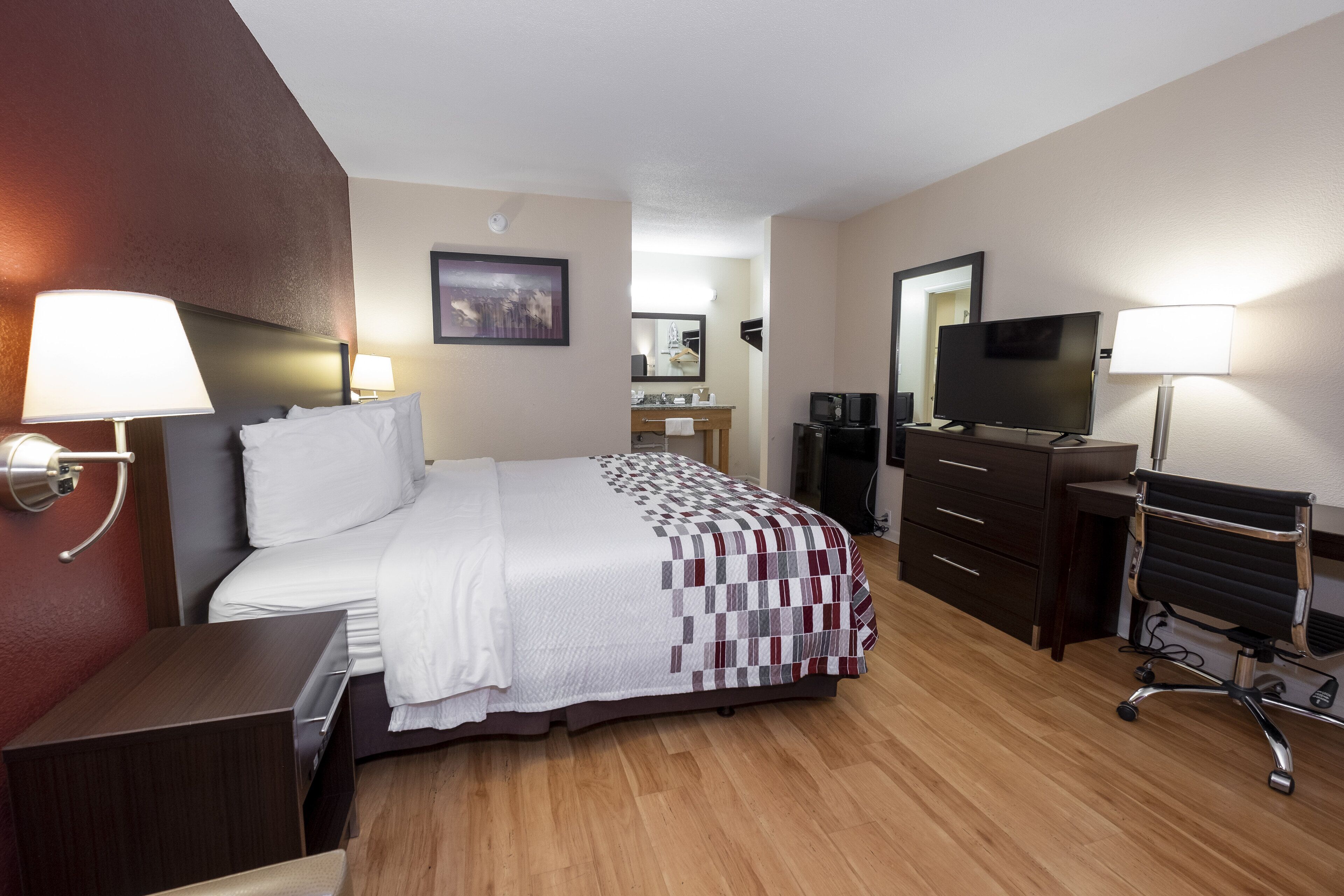 Photo - Red Roof Inn Knoxville North - Merchants Drive