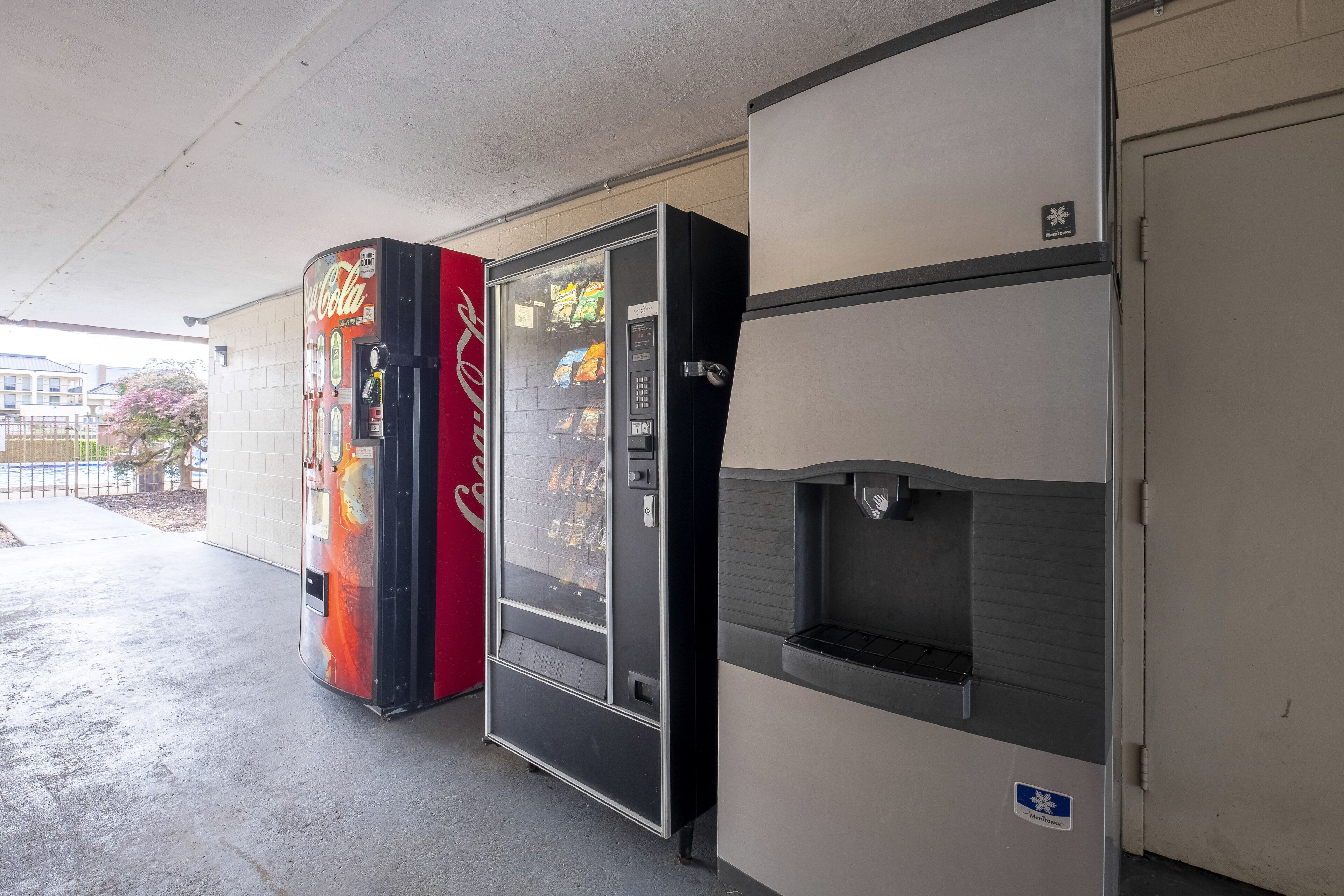 Photo - Red Roof Inn Knoxville North - Merchants Drive