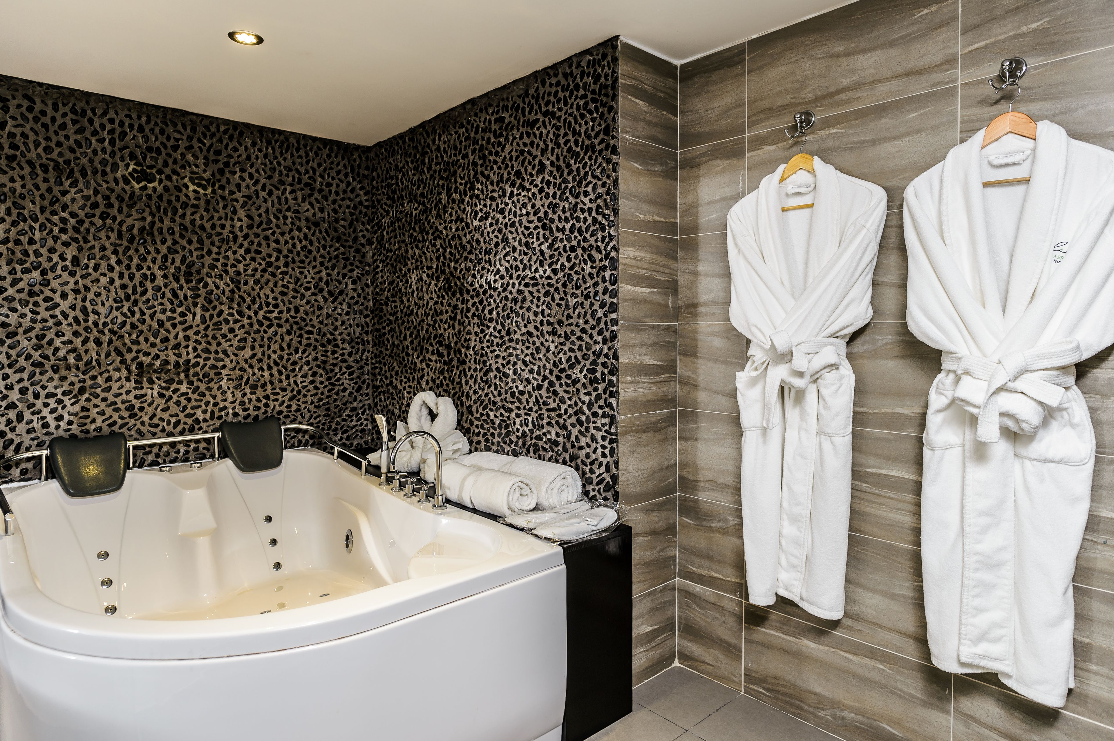 shower, rainfall showerhead, eco-friendly toiletries, hair dryer