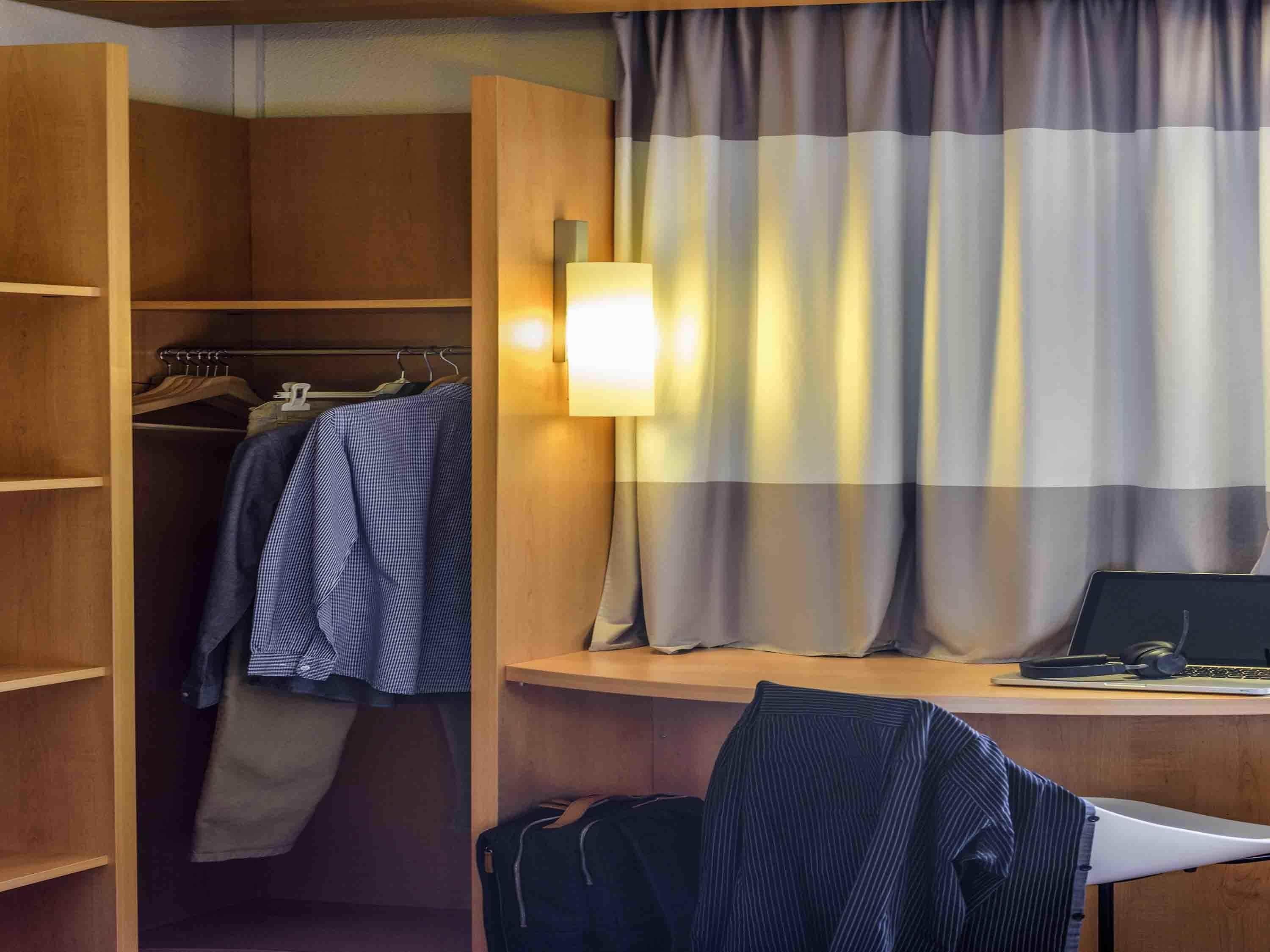 客房, 1 张双人床 | 客房内保险箱、办公桌、隔音、熨斗/熨板
