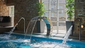 Indoor pool, pool loungers