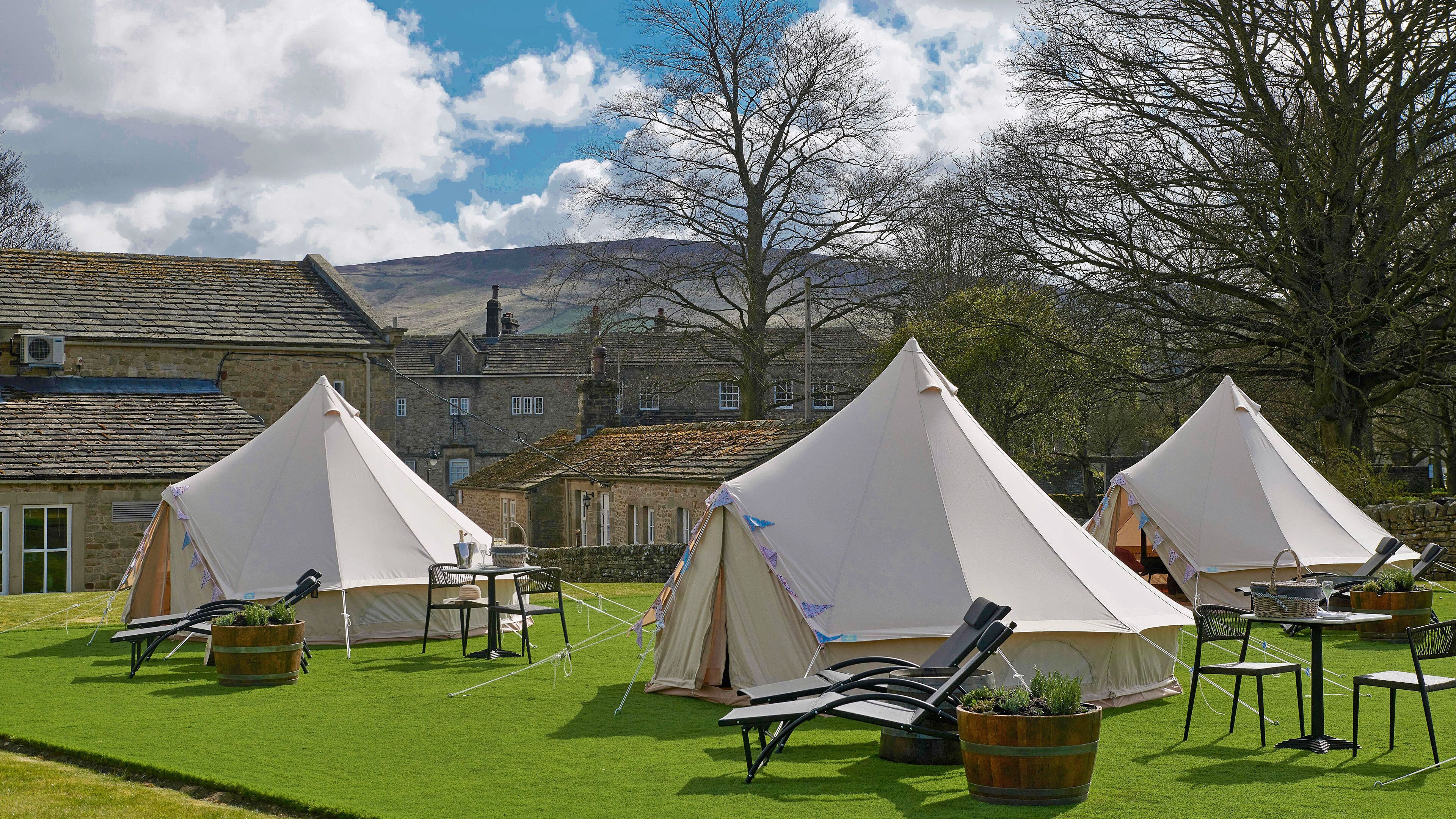 sauna, hot tub, steam room, body treatments, aromatherapy, body wraps