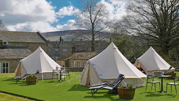 Sauna, hot tub, steam room, body treatments, aromatherapy, body wraps