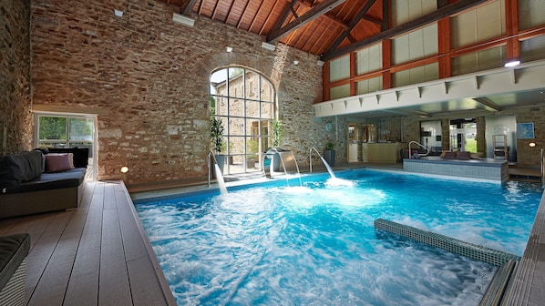 Indoor pool, sun loungers - The Devonshire Arms Hotel (Skipton)