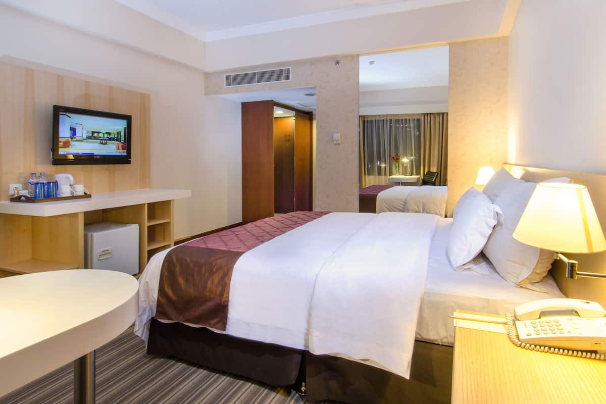 Business Single Room With 1 Single Bed | Minibar, in-room safe, desk, blackout curtains