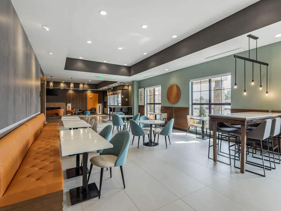 Café da manhã continental grátis todos os dias