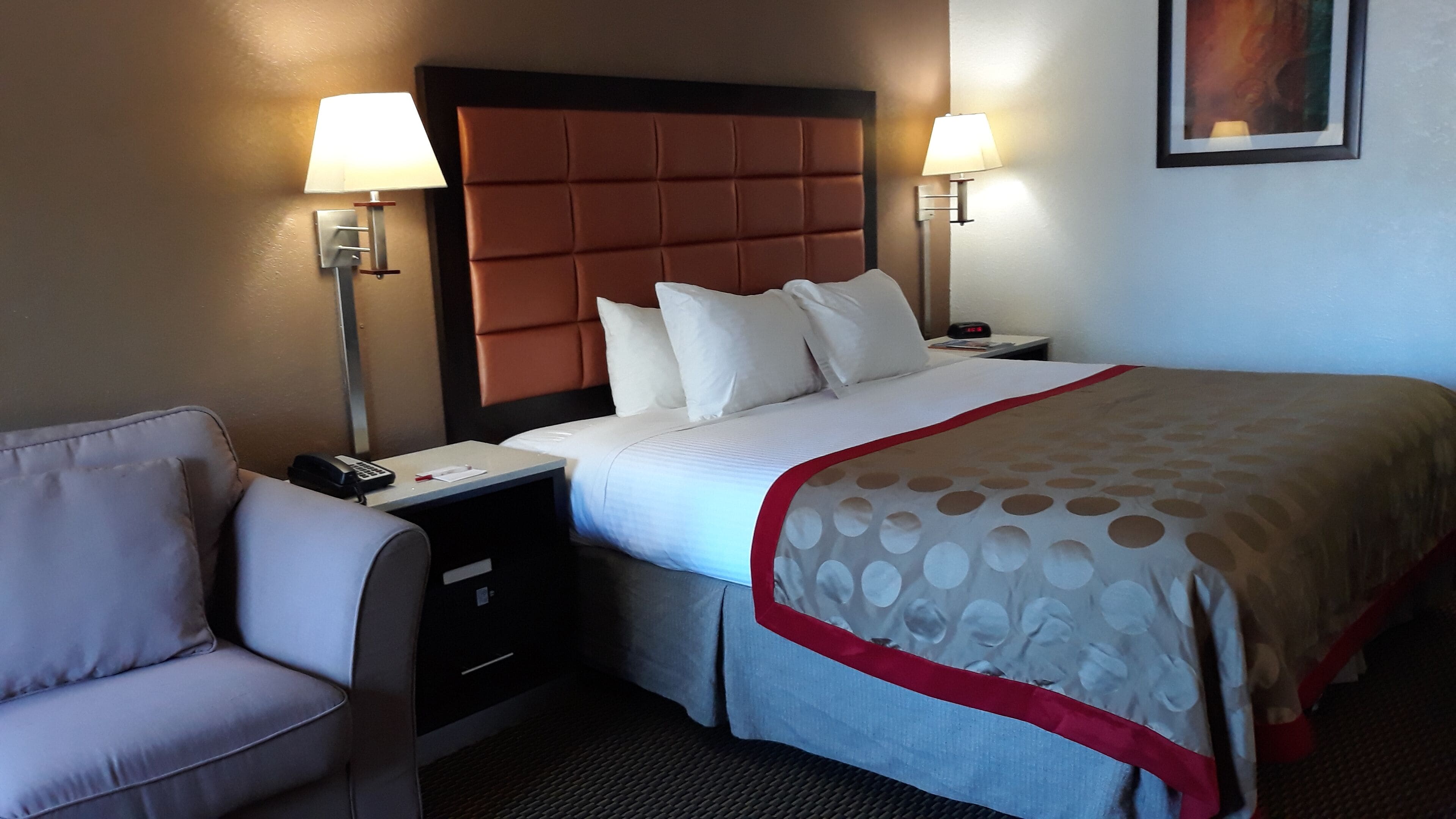 Kamer, 1 kingsize bed, niet-roken | Pillowtop-bedden, een kluis op de kamer, een bureau