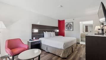 Room, 1 Queen Bed, Non Smoking | Pillowtop beds, in-room safe, desk, iron/ironing board