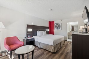 Pillowtop beds, in-room safe, desk, iron/ironing board - Ramada by Wyndham Temple Terrace/Tampa North (Tampa)