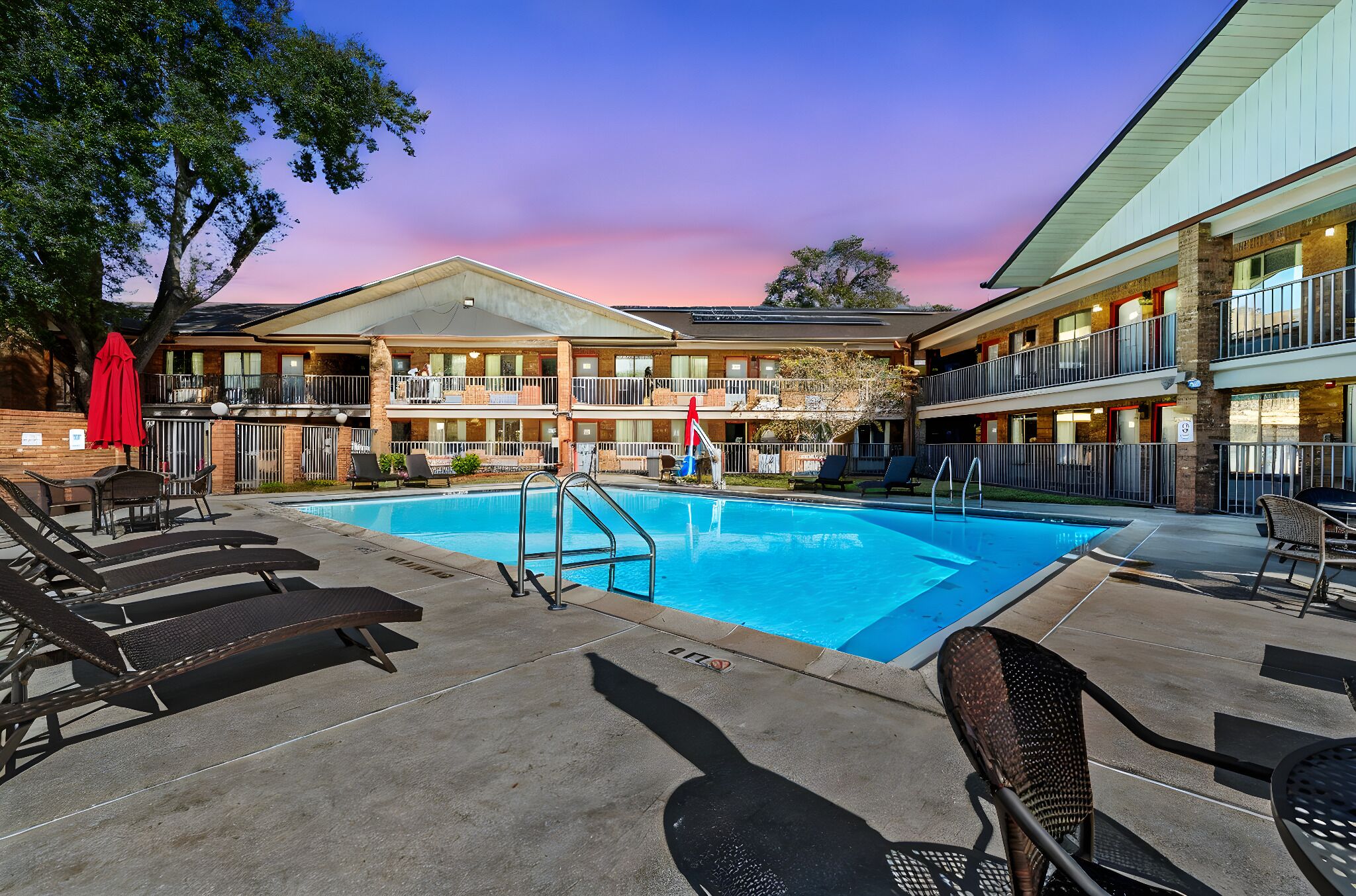 Outdoor pool, open 9:00 AM to 9:00 PM, pool umbrellas, sun loungers