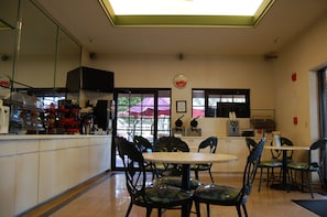 Free daily continental breakfast