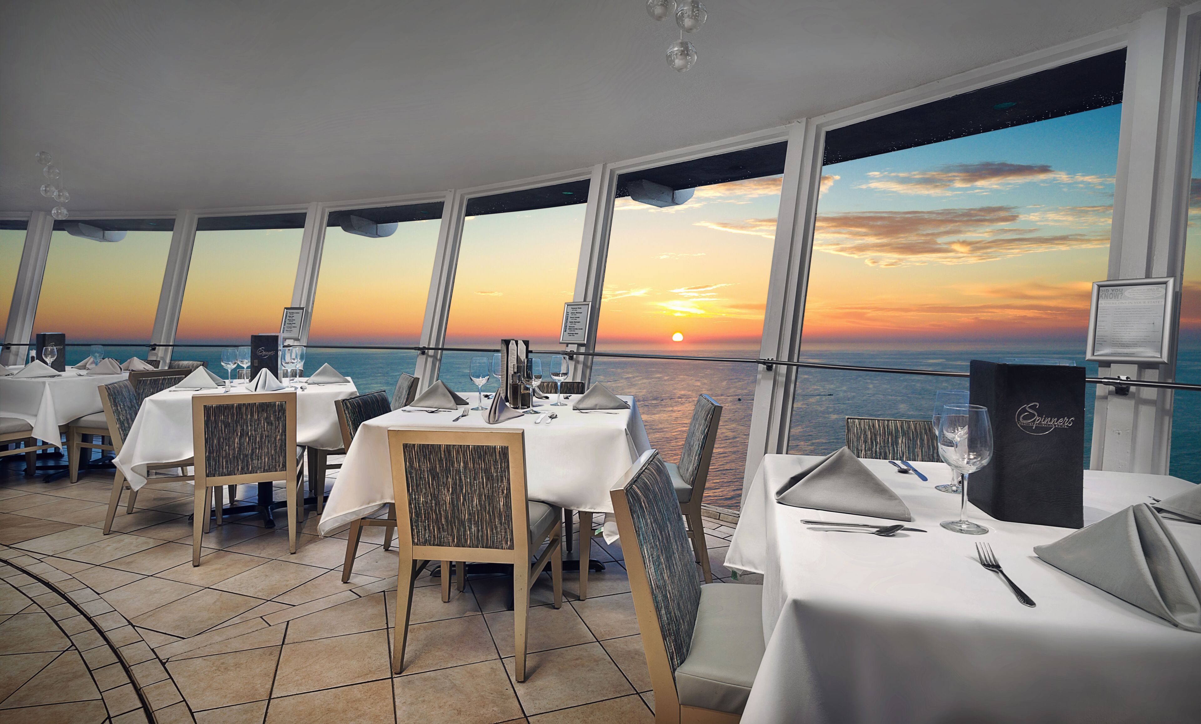 3 restaurants, breakfast served