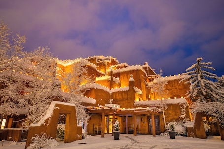 Fachada. Inn and Spa at Loretto