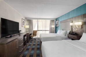 Desk, laptop workspace, iron/ironing board, free WiFi - Wingate by Wyndham Kansas City (Kansas City)