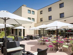 Breakfast, lunch, dinner served; French cuisine, pool views