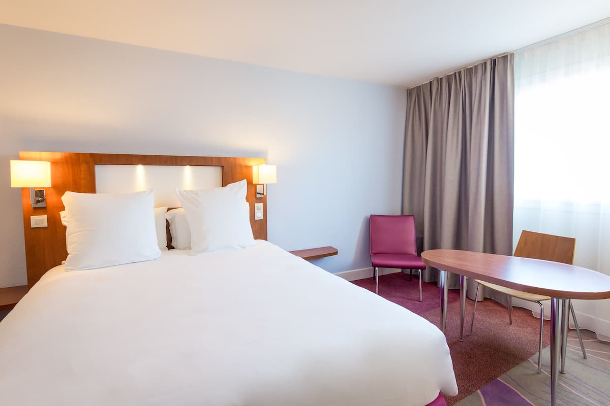Kamar Klasik, 1 Tempat Tidur Double | Minibar, meja kerja, tirai kedap cahaya, dan kedap suara
