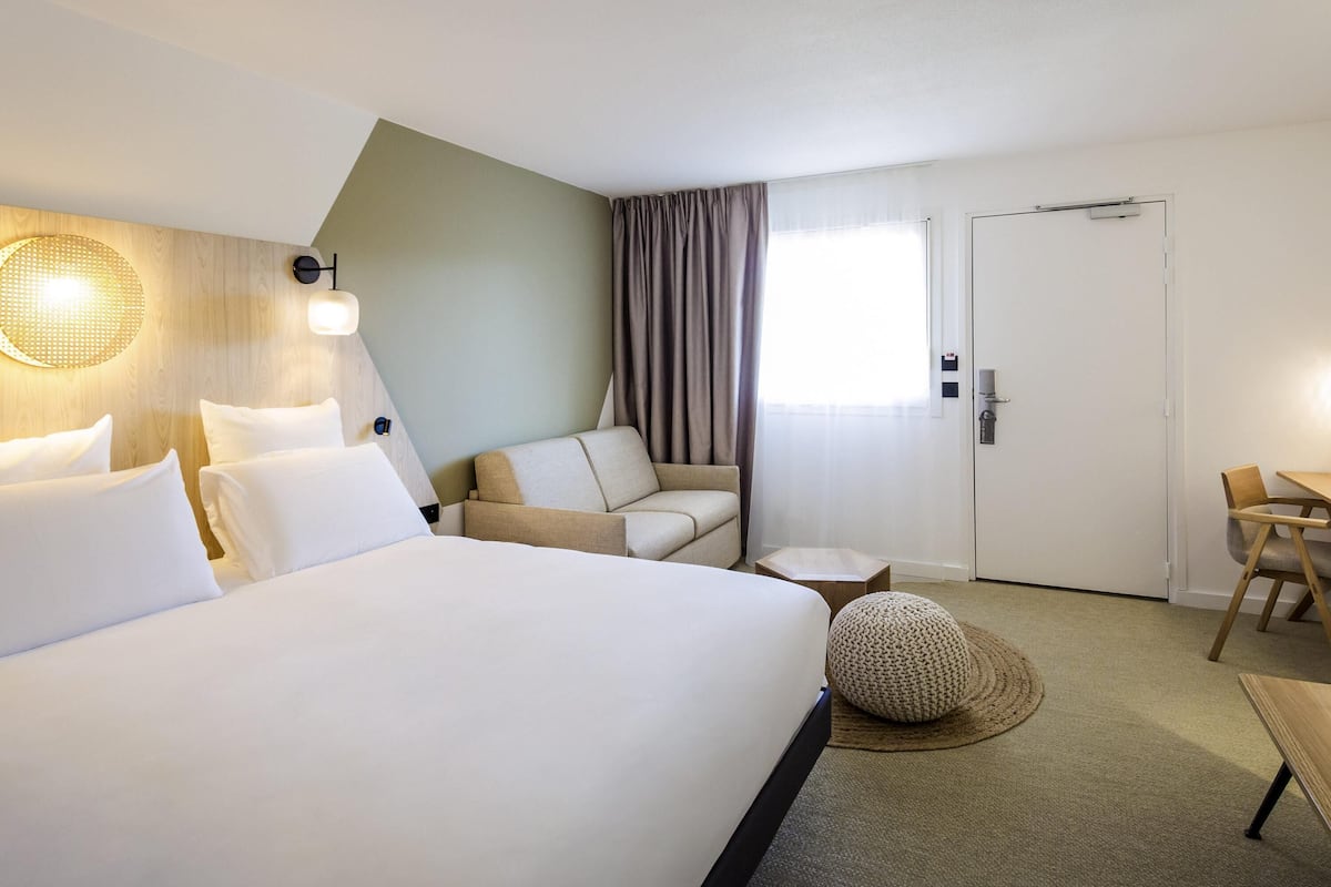 Chambre Supérieure, 1 lit double et 1 canapé-lit