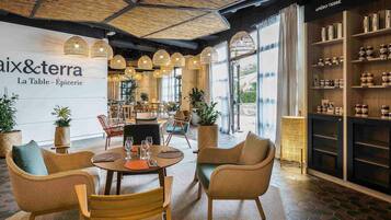 Café da manhã, almoço e jantar
