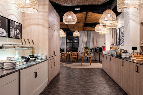 Frukost att ta med varje dag (EUR 21 per person)
