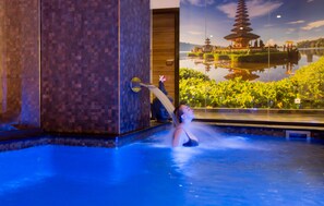 Sauna, bain à remous, hammam, 4 salles de soins, massages