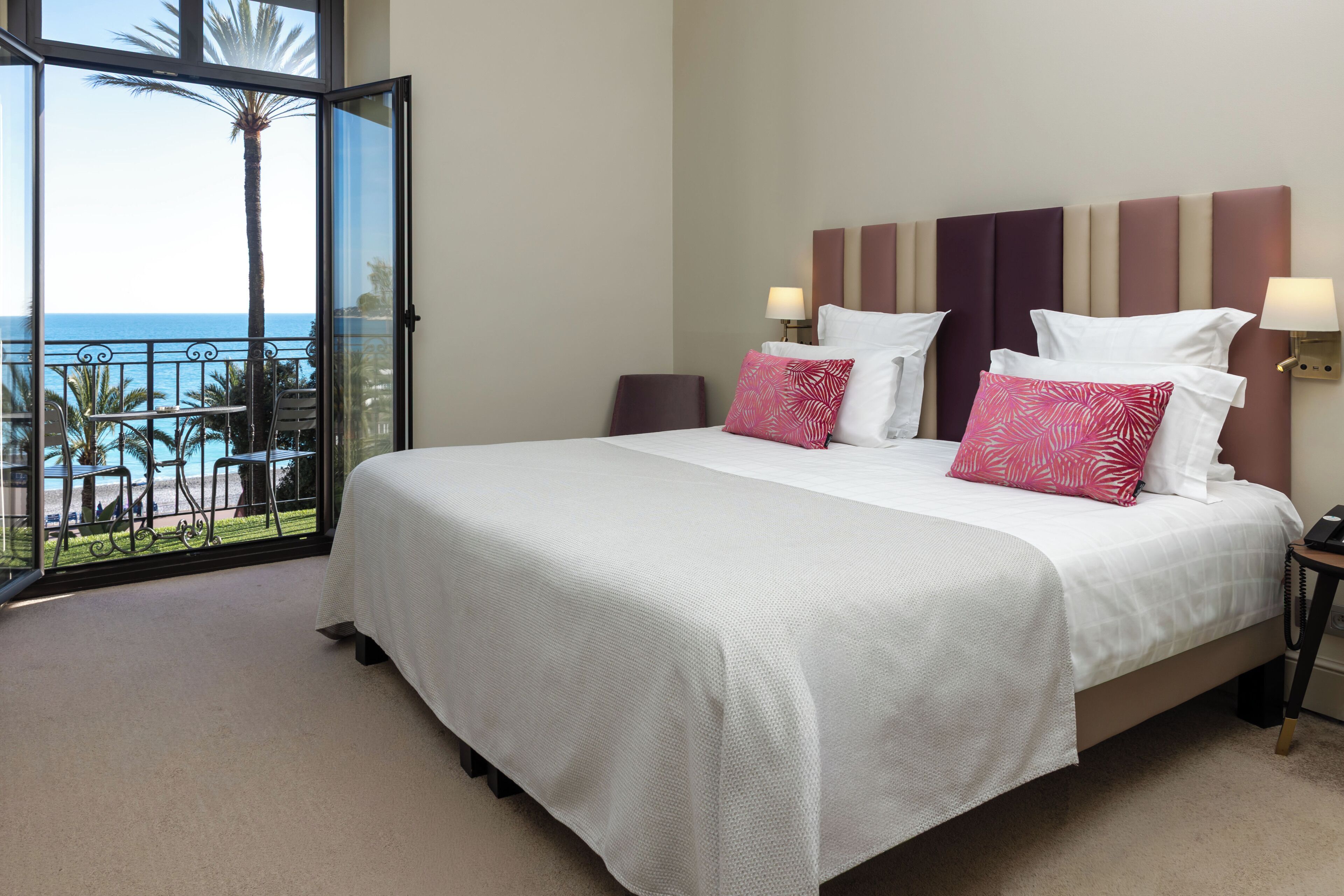 Habitación superior con 1 cama matrimonial o 2 individuales, vista al mar (Balcony) | Ropa de cama de alta calidad y minibar 