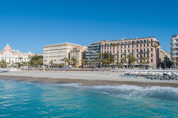 Bagian depan properti