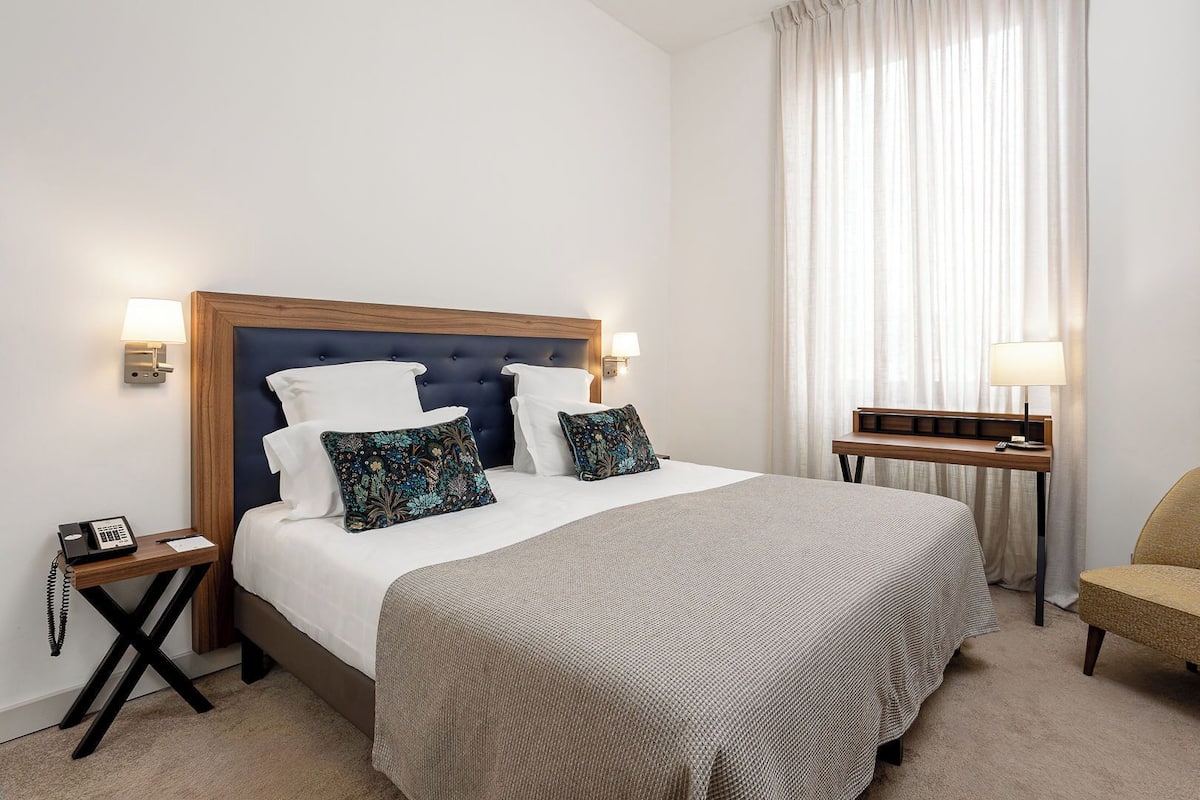 Superior Room, City View | 1 bedroom, premium bedding, minibar, in-room safe