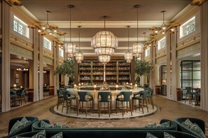 4 bares o lounges, bar de tapas