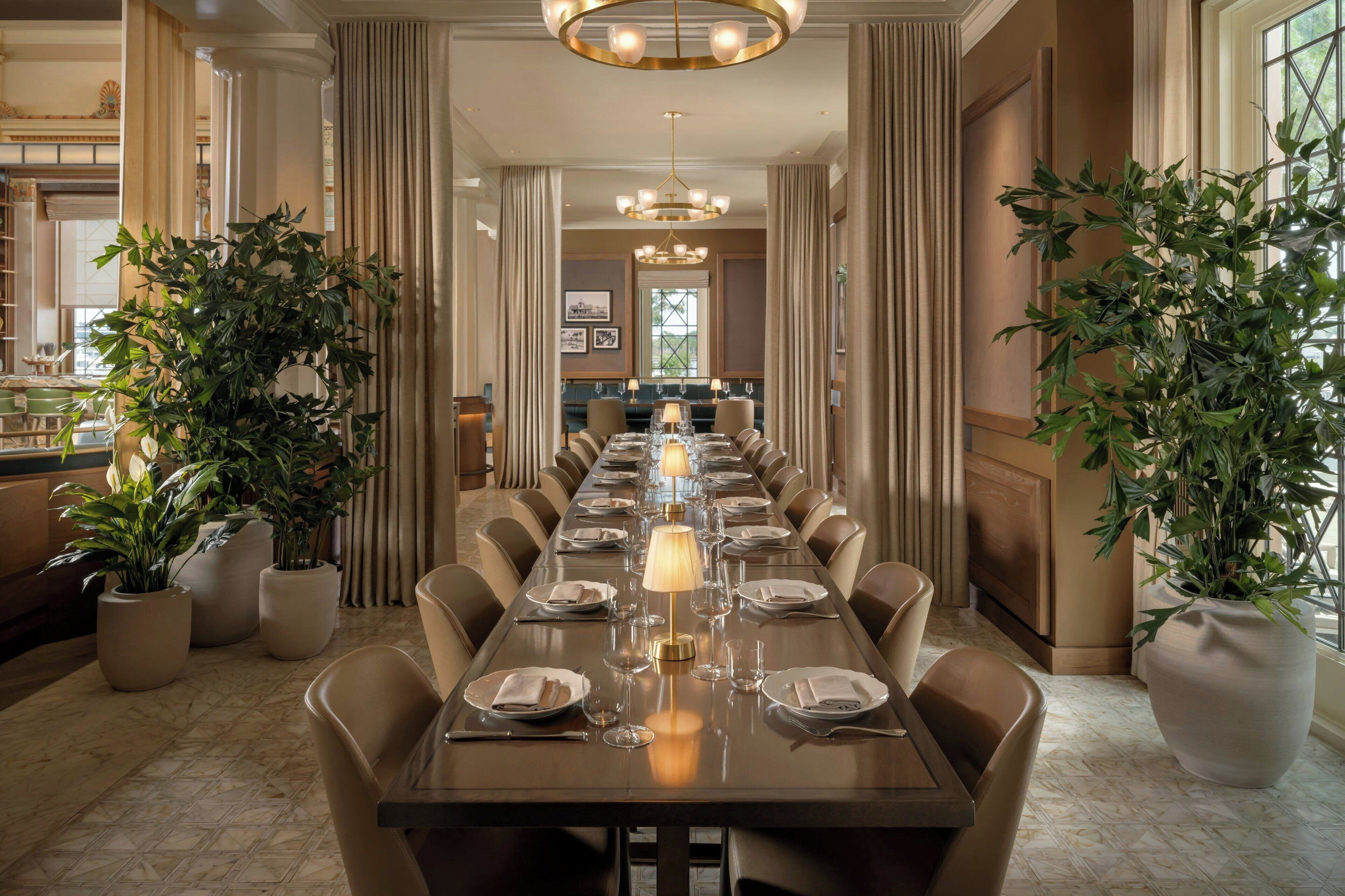 6 restaurants, breakfast, lunch, dinner served; american cuisine