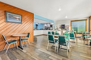 Free daily continental breakfast