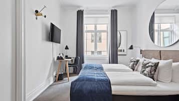 Standardværelse - 1 queensize-seng - ikke-ryger | Pengeskab på værelset, arbejdsområde til bærbare computere