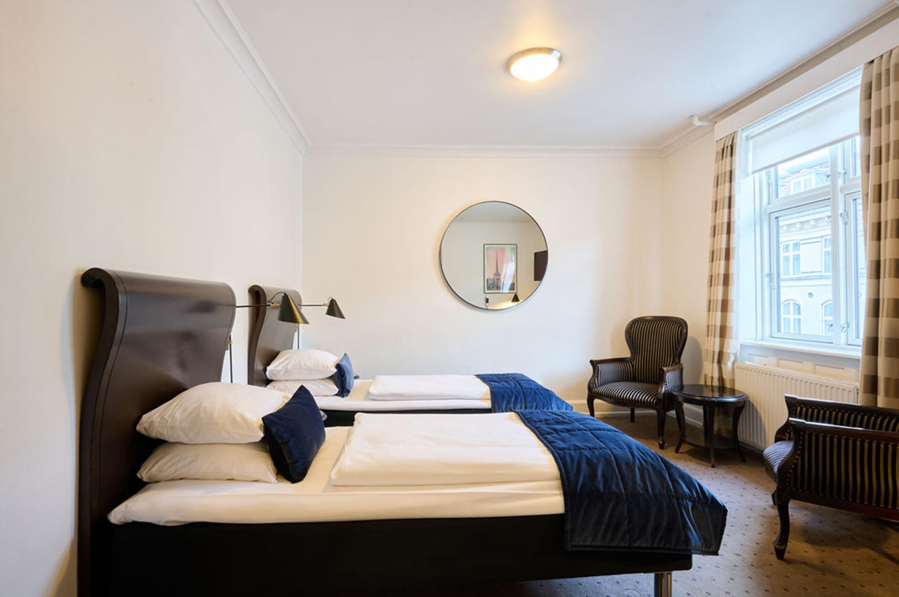 Chambre Standard, 2 lits une place, non-fumeurs | Coffres-forts dans les chambres