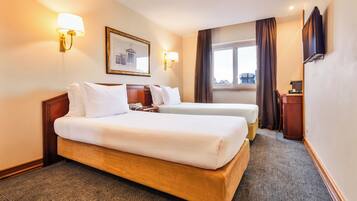 Minibar, Schreibtisch, Verdunkelungsvorhänge, schallisolierte Zimmer