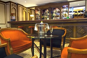 Bar (in der Unterkunft)