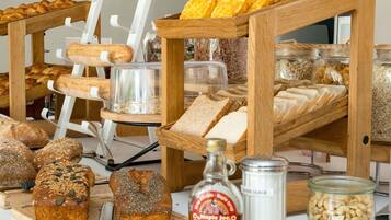 Päivittäinen buffetaamiainen (19.5 EUR per henkilö)