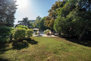 Children’s play area – outdoor