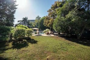 Children’s play area – outdoor
