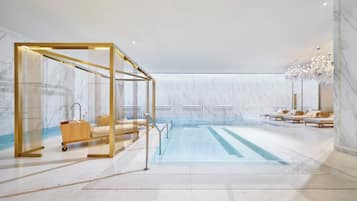 Una piscina techada