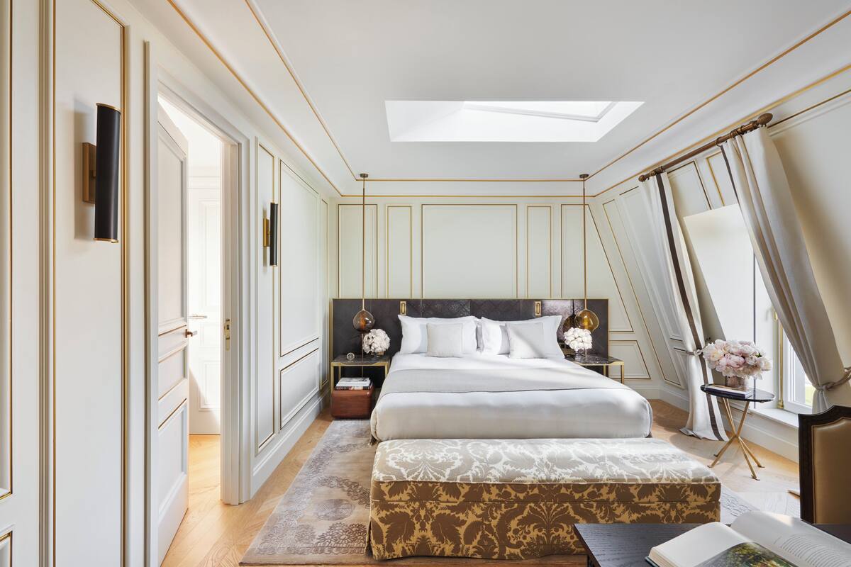 Suite (Ritz) | Hypo-allergenic bedding available, minibar, in-room safe, desk