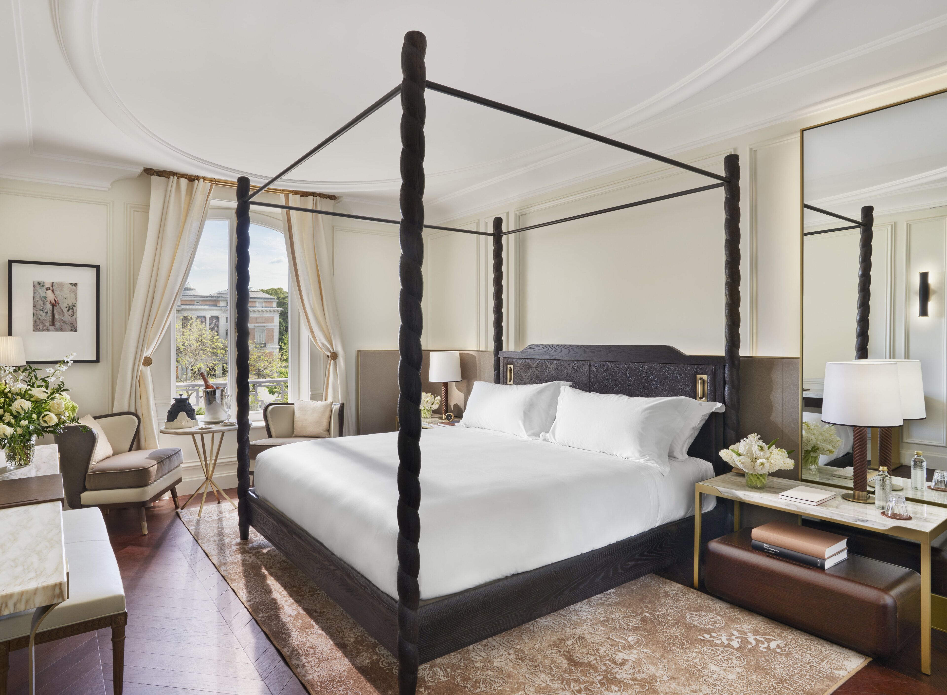 Ropa de cama hipoalergénica y minibar 