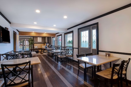 Saguão. Days Inn by Wyndham Vernon