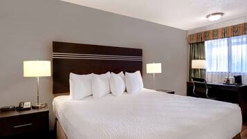 Hypo-allergenic bedding, desk, iron/ironing board, free WiFi