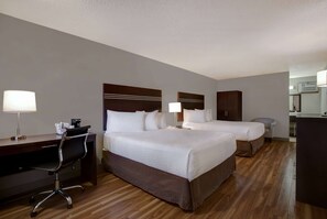 Hypo-allergenic bedding, desk, iron/ironing board, free WiFi